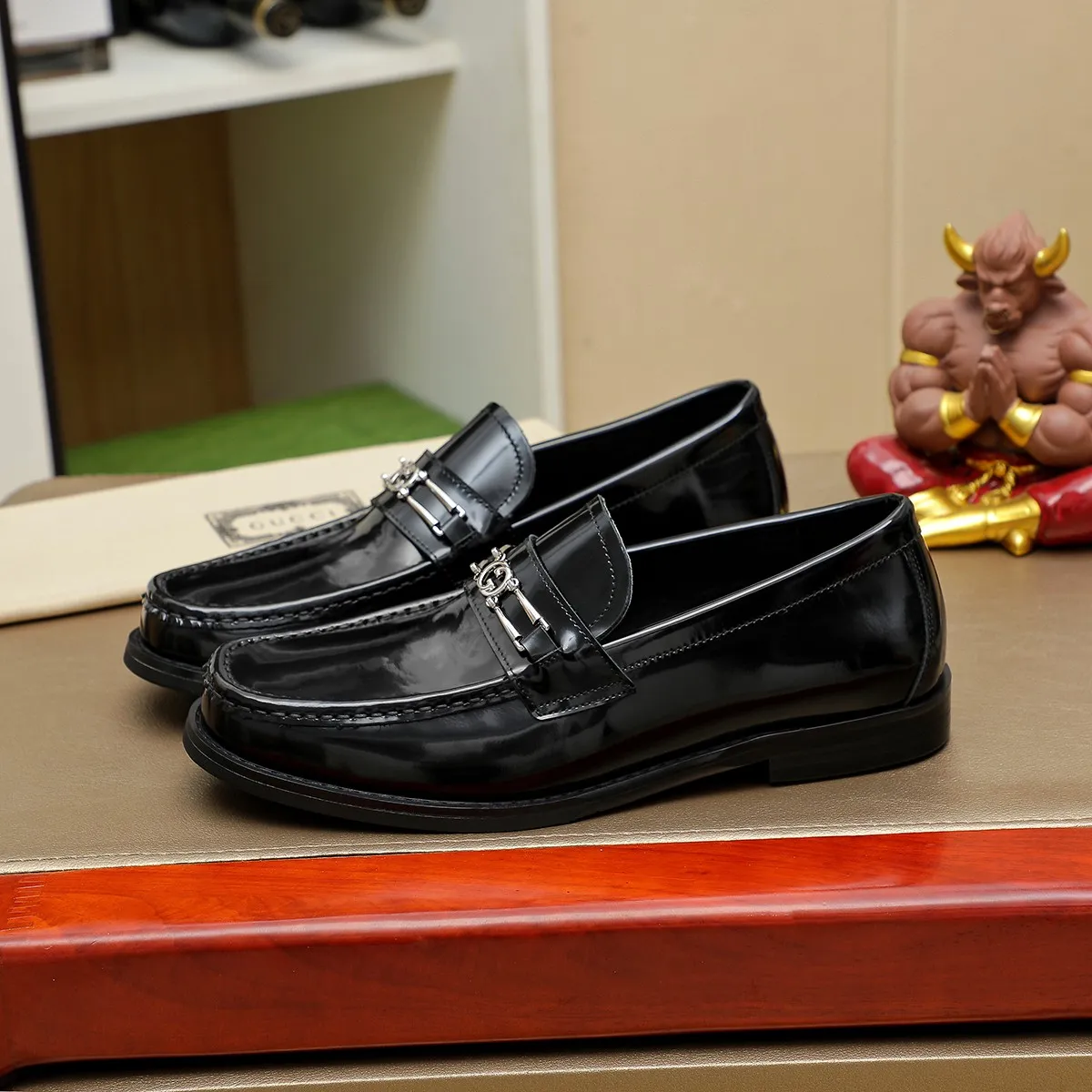 Men's men's shoes💰460💰💰Gucci official website men's business formal leather shoes updated💥Hong Kong counters synchronize new styles💥completely one-to-one replica shipment👍zero gap in counter quality 0⃣️made of imported cowhide on the outside+water-dyed🐂leather lining, color optional! Matching code 38-45